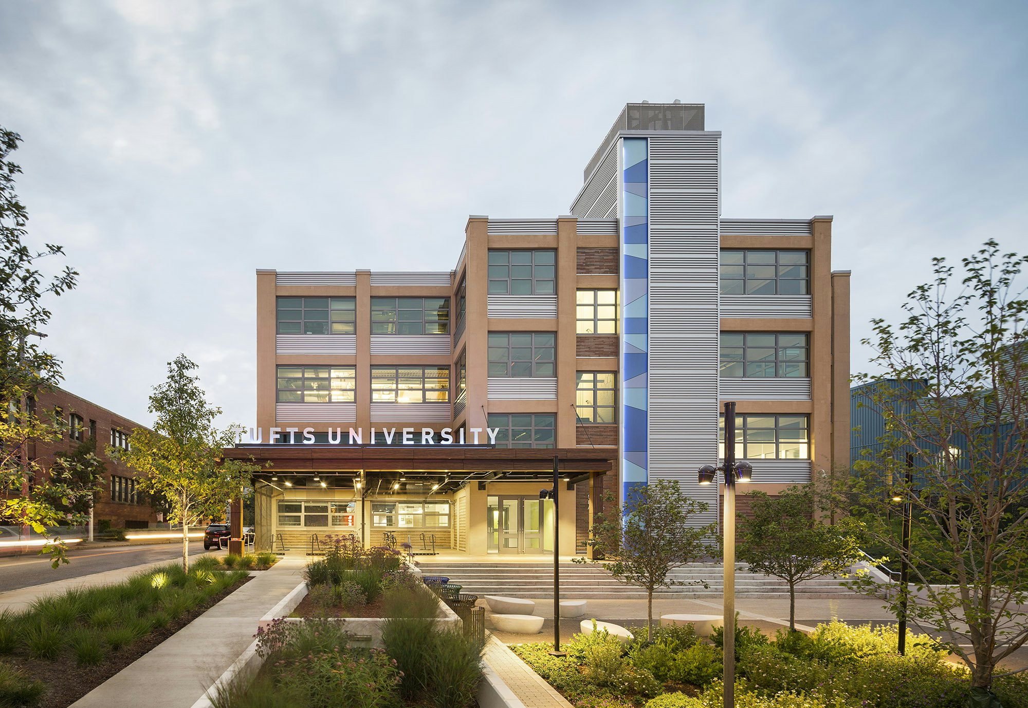 Tufts University – Collaborative Learning & Innovation Complex (CLIC)