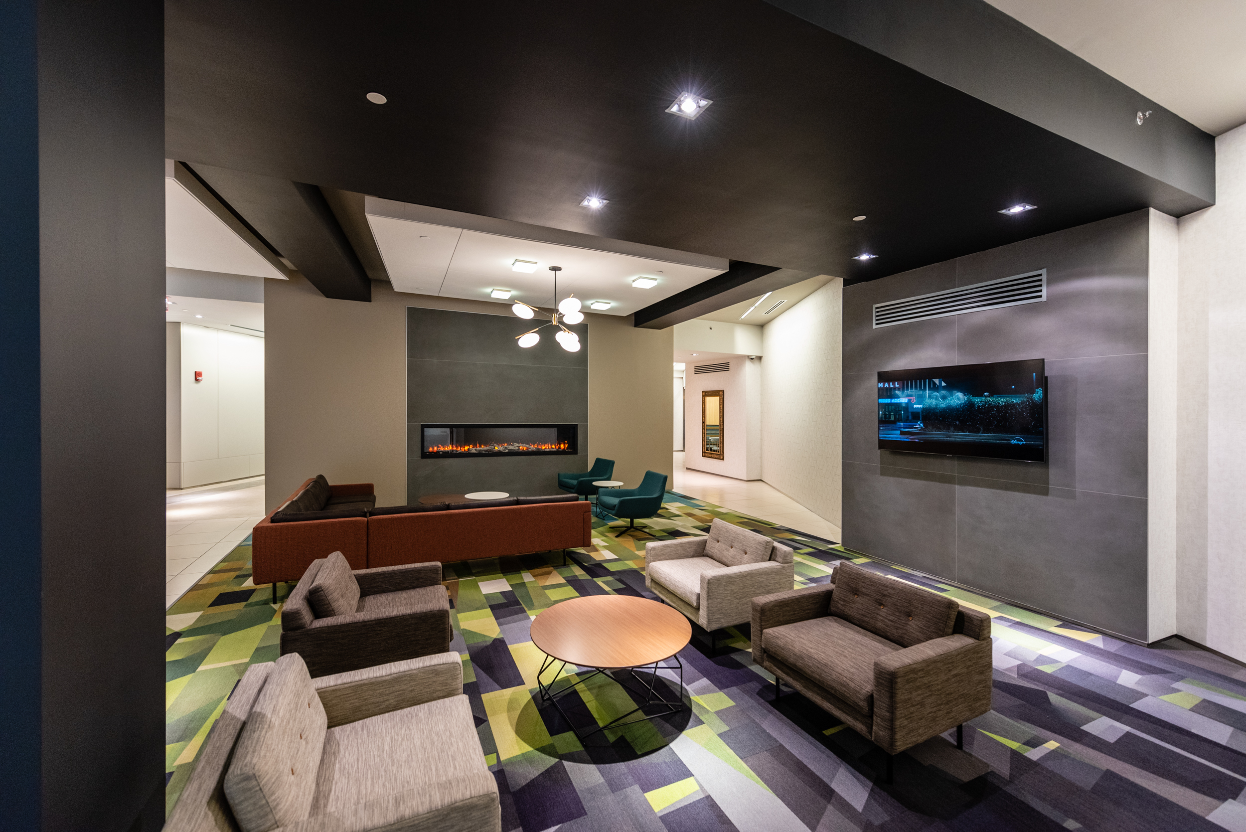 Lincoln Property Company 40 Broad Street Lobby & Conferencing Center